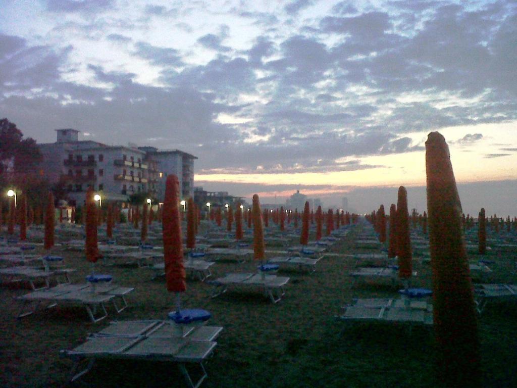 Hotel Manzoni Lido di Jesolo Exterior foto